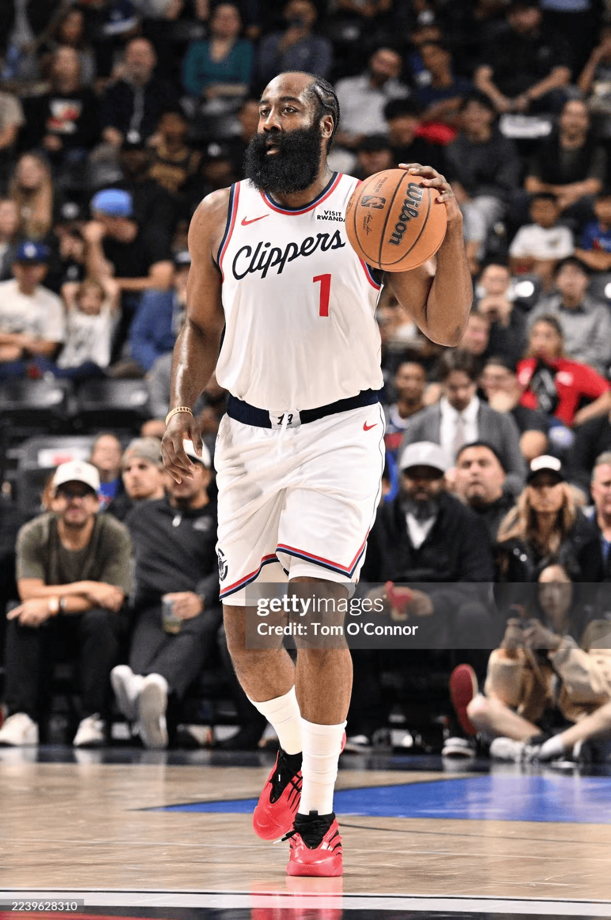 包含洛杉矶快船发布备战花絮；赛前状态回暖；中超任务艰巨；赛程密集仍需轮换的词条