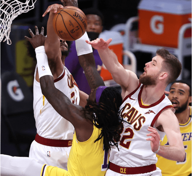 凯恩在湖人比赛中大胜，回归赛场引发热议！的简单介绍